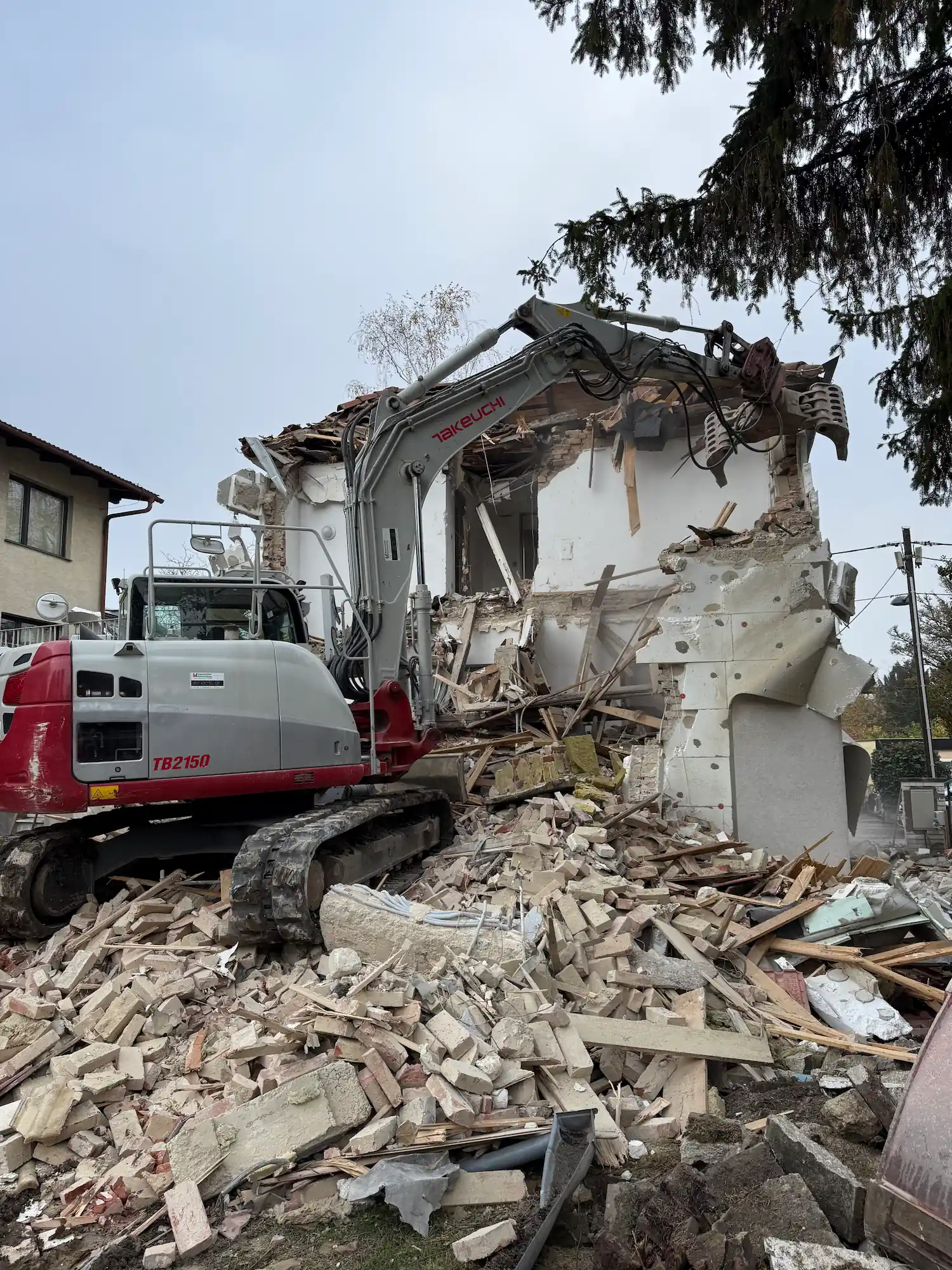 EMK Erdbau GmbH - Bagger Wien - Abbruch