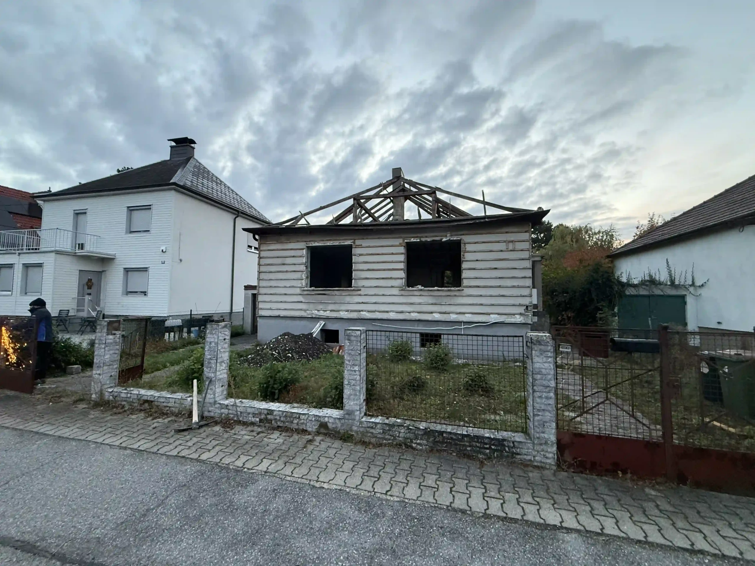 Bagger Wien – EMK Erdbau GmbH – Abbruch – Abriss – Entkernung