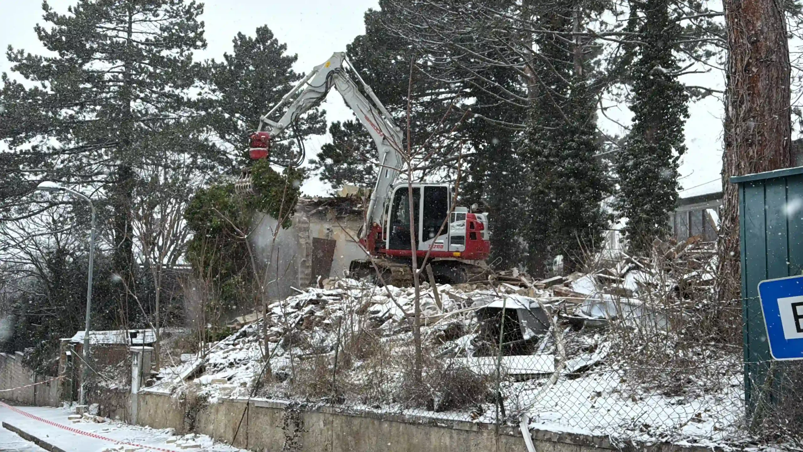 Bagger Wien – EMK Erdbau GmbH – Abriss – Abbruch Wien