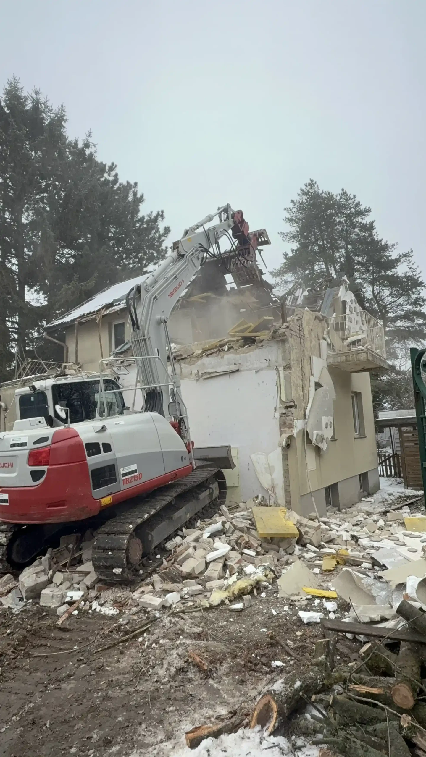 Bagger Wien – EMK Erdbau GmbH – Abriss – Abbruch