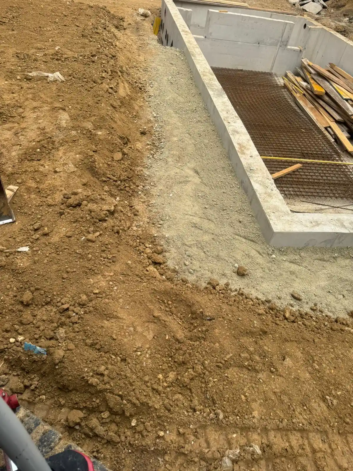 Bagger Wien – EMK Erdbau GmbH – Aushub – Erdarbeiten