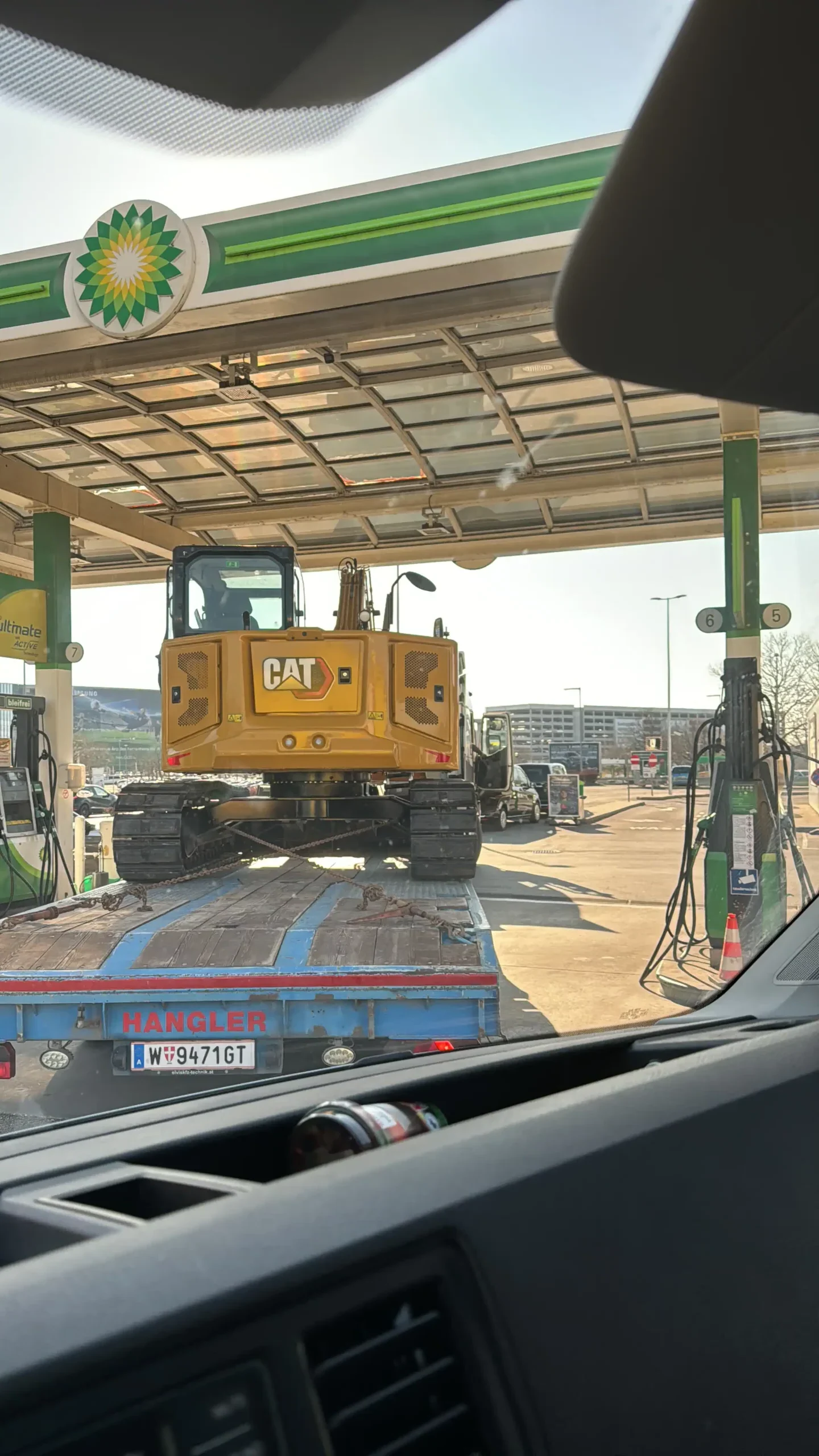 Bagger Wien – EMK Erdbau GmbH – Bagger – Erdarbeiten