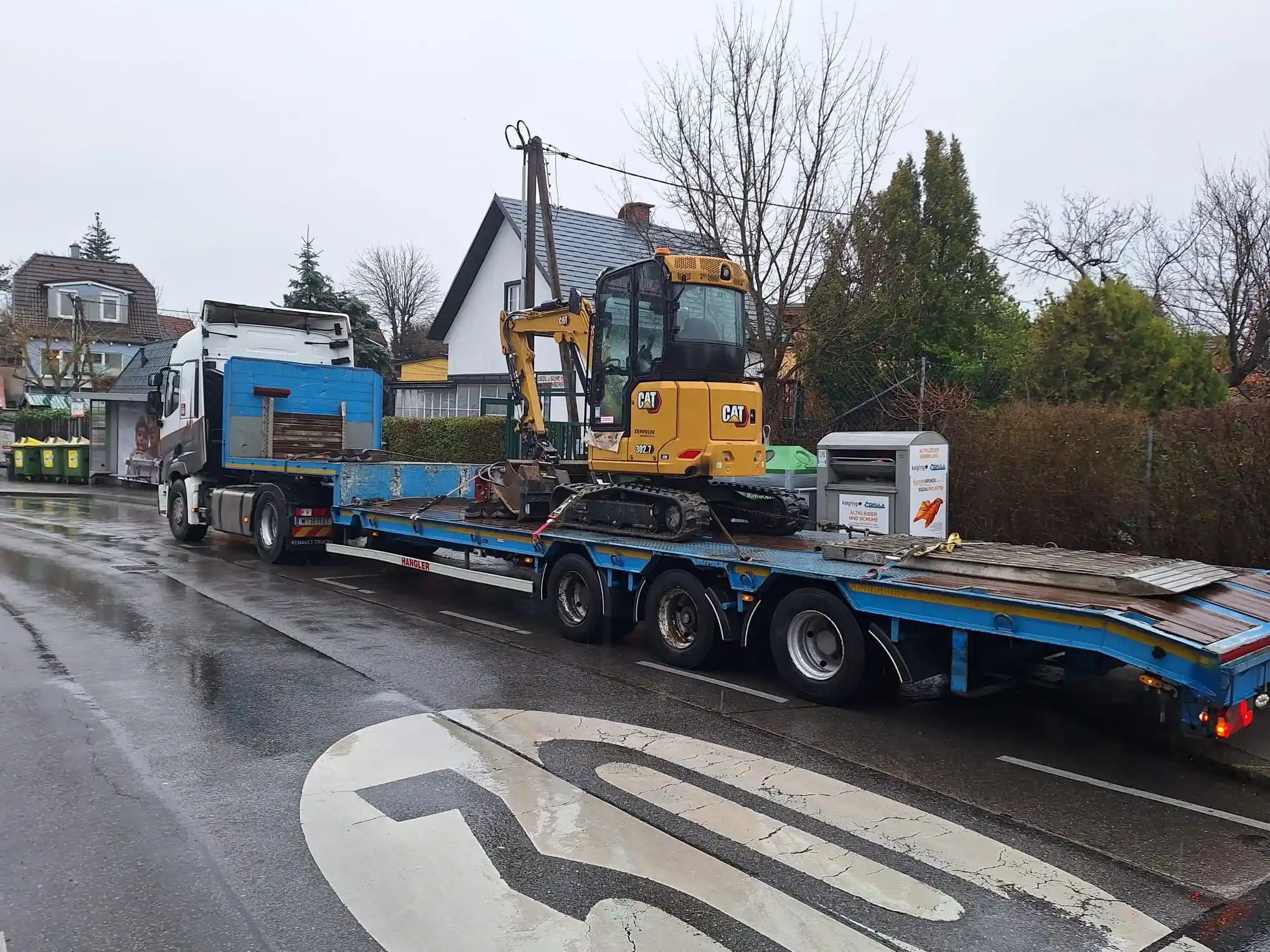 Bagger Wien – EMK Erdbau GmbH – Bagger – Transport