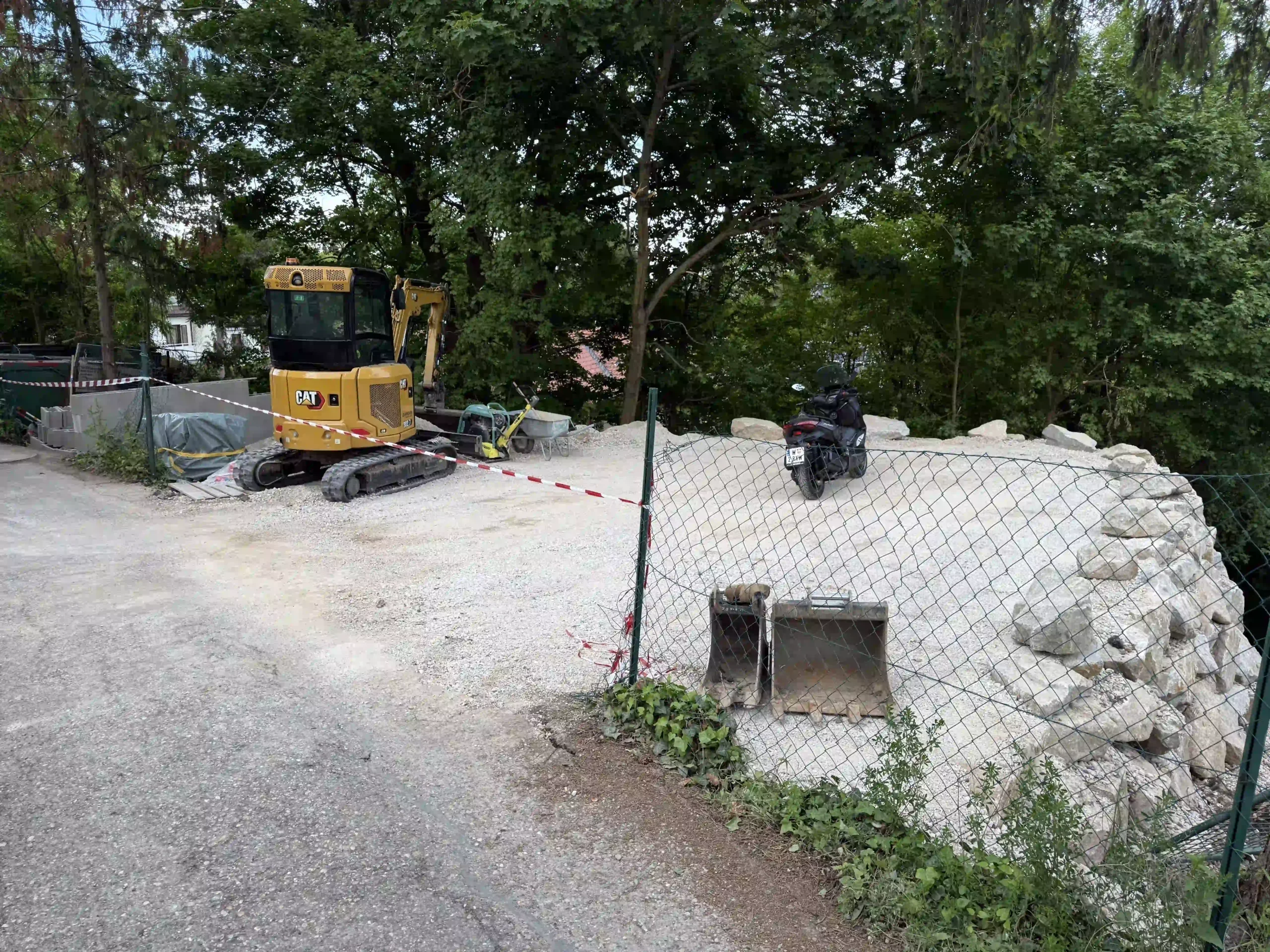 Bagger Wien – EMK Erdbau GmbH – Bodenanpassung – Terrainanpassung