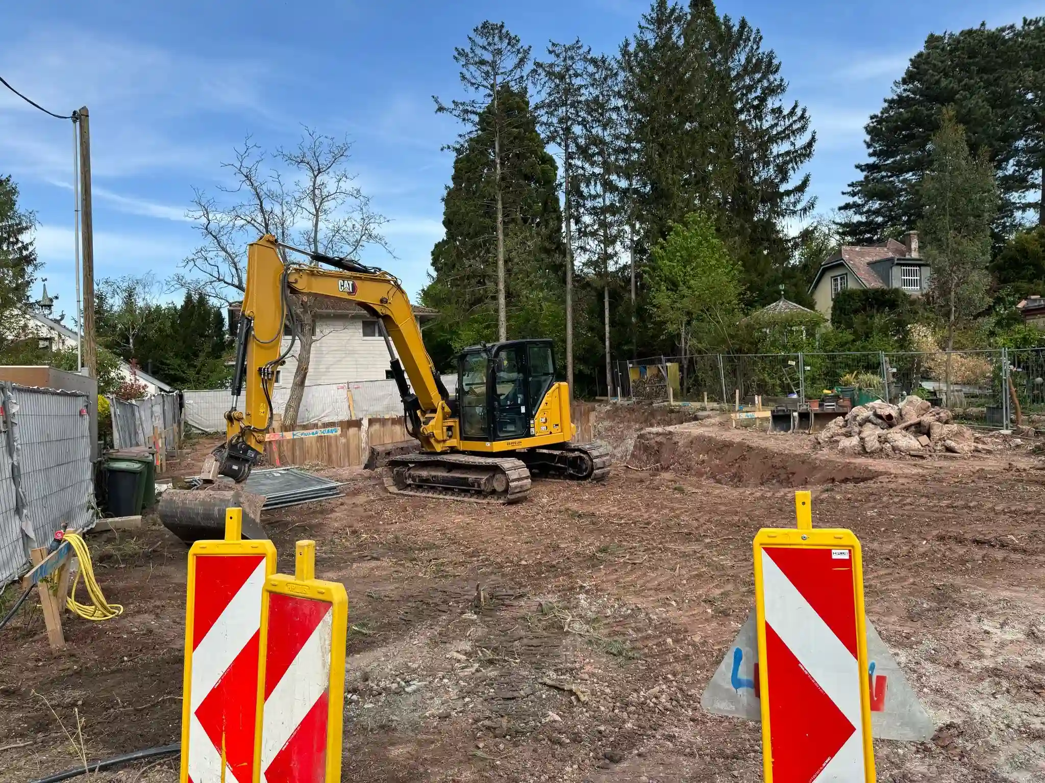 Bagger Wien – EMK Erdbau GmbH – Bodenausgleich – Terrainanpassung – Erdarbeiten