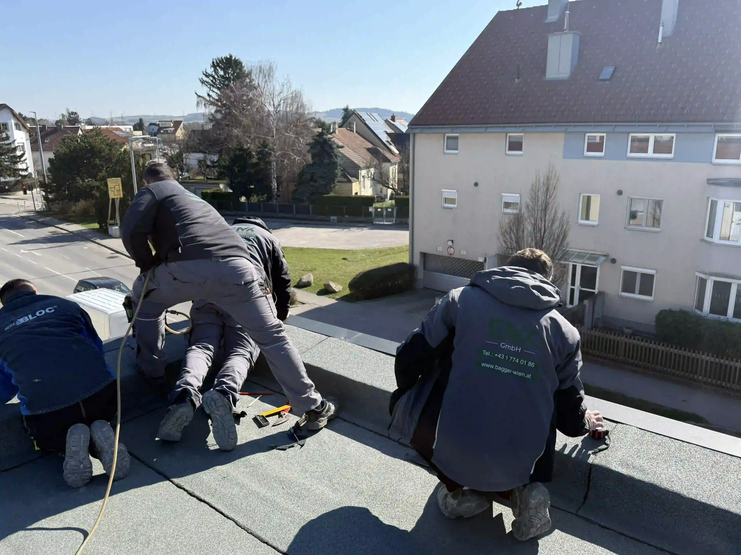 Bagger Wien – EMK Erdbau GmbH – Dacharbeiten 3