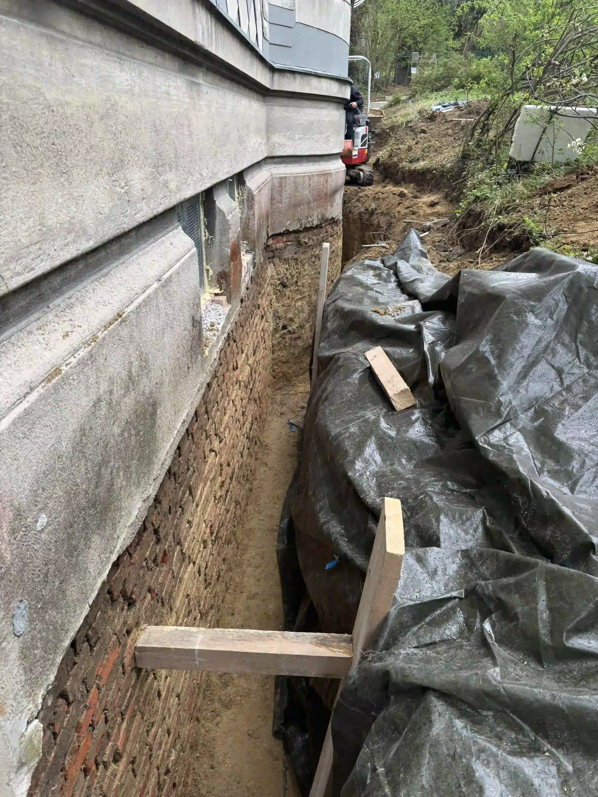 Bagger Wien – EMK Erdbau GmbH – Drainage – Grabung