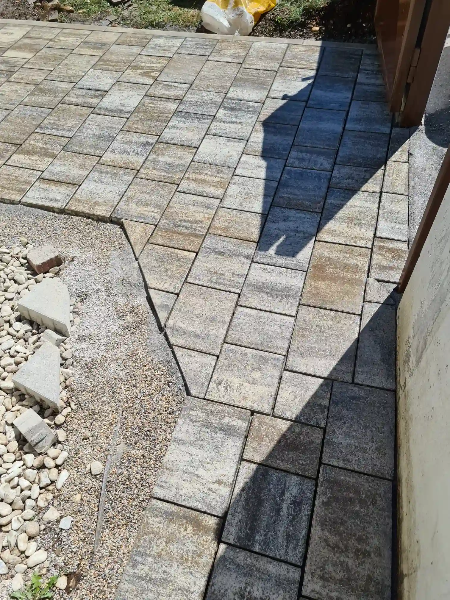 Bagger Wien – EMK Erdbau GmbH – Einfamilienhaus – Pflasterung – Wegbau 2