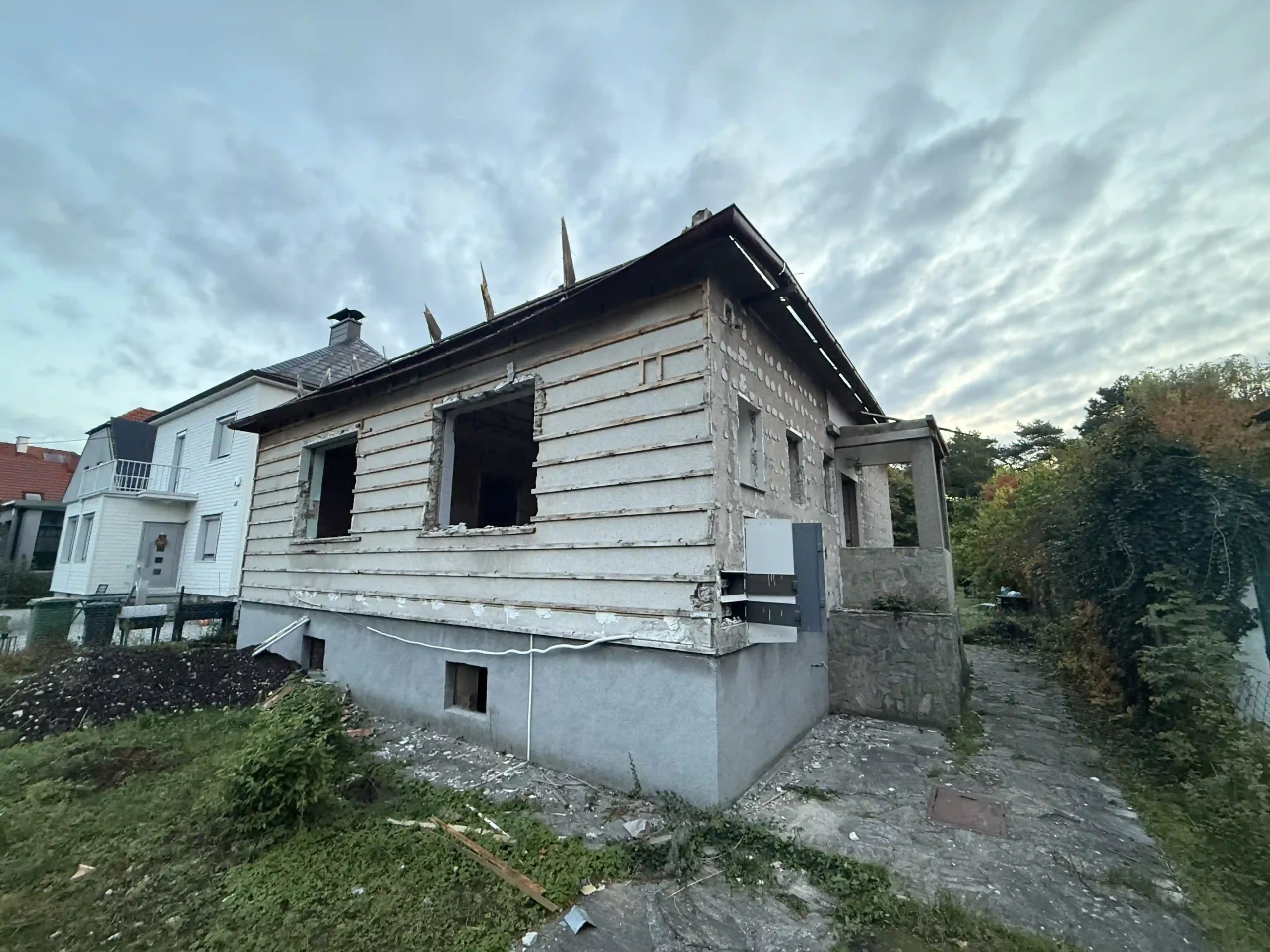 Bagger Wien – EMK Erdbau GmbH – Entkernung – Abbruch – Abriss 2