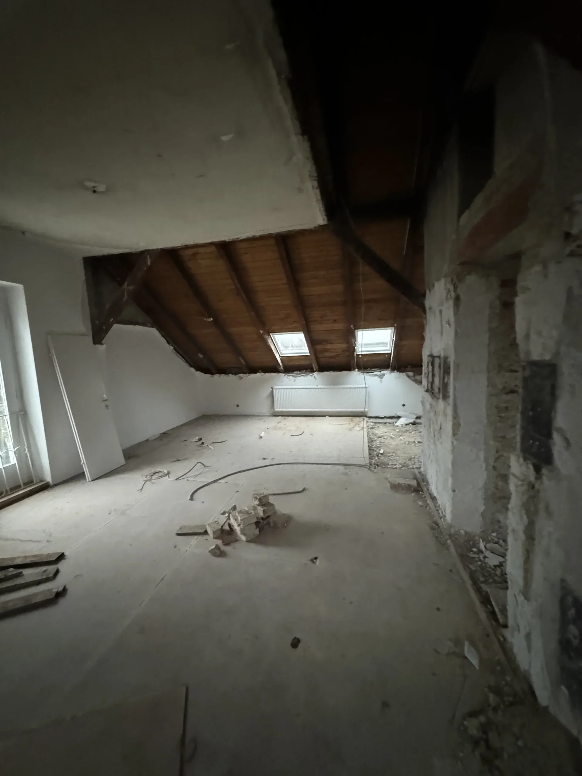 Bagger Wien – EMK Erdbau GmbH – Entkernung – Einfamilienhaus – Abbruch – Abriss