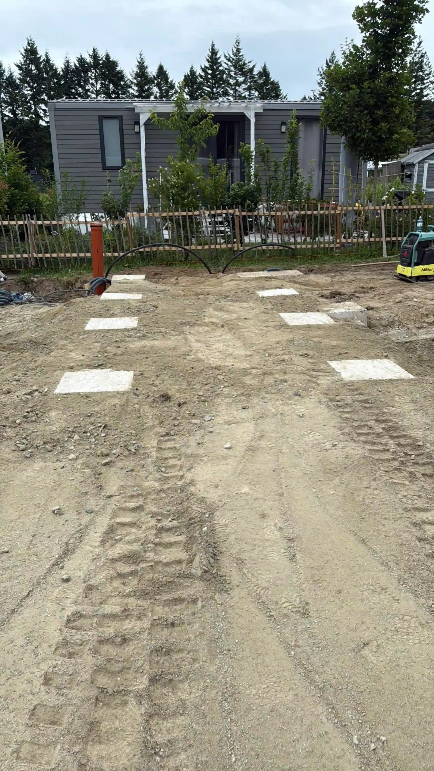 Bagger Wien – EMK Erdbau GmbH – Fundamentbetonierung – Fundament – Bodenausgleich