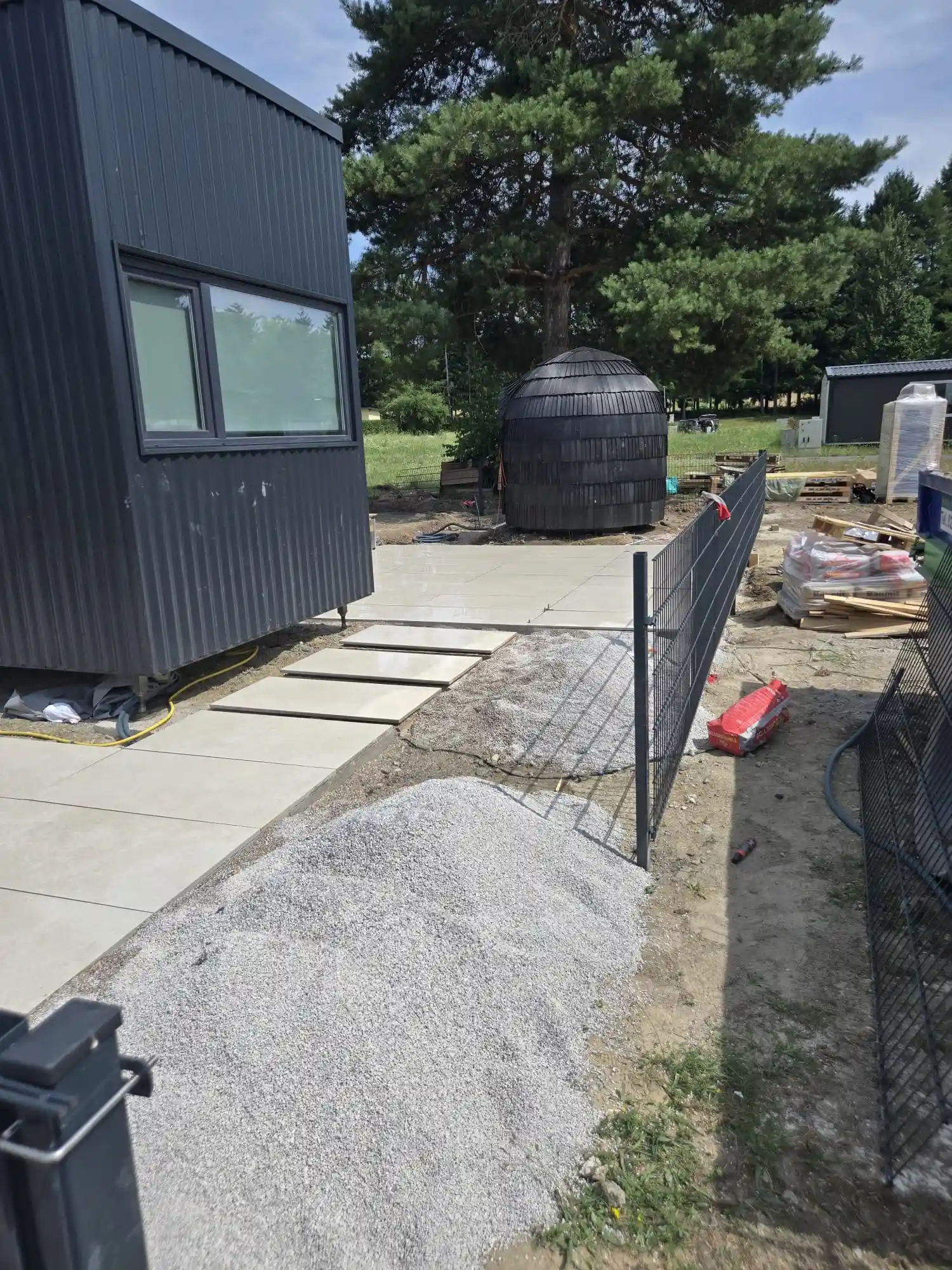 Bagger Wien – EMK Erdbau GmbH – Gartengestaltung – Einfamilienhaus