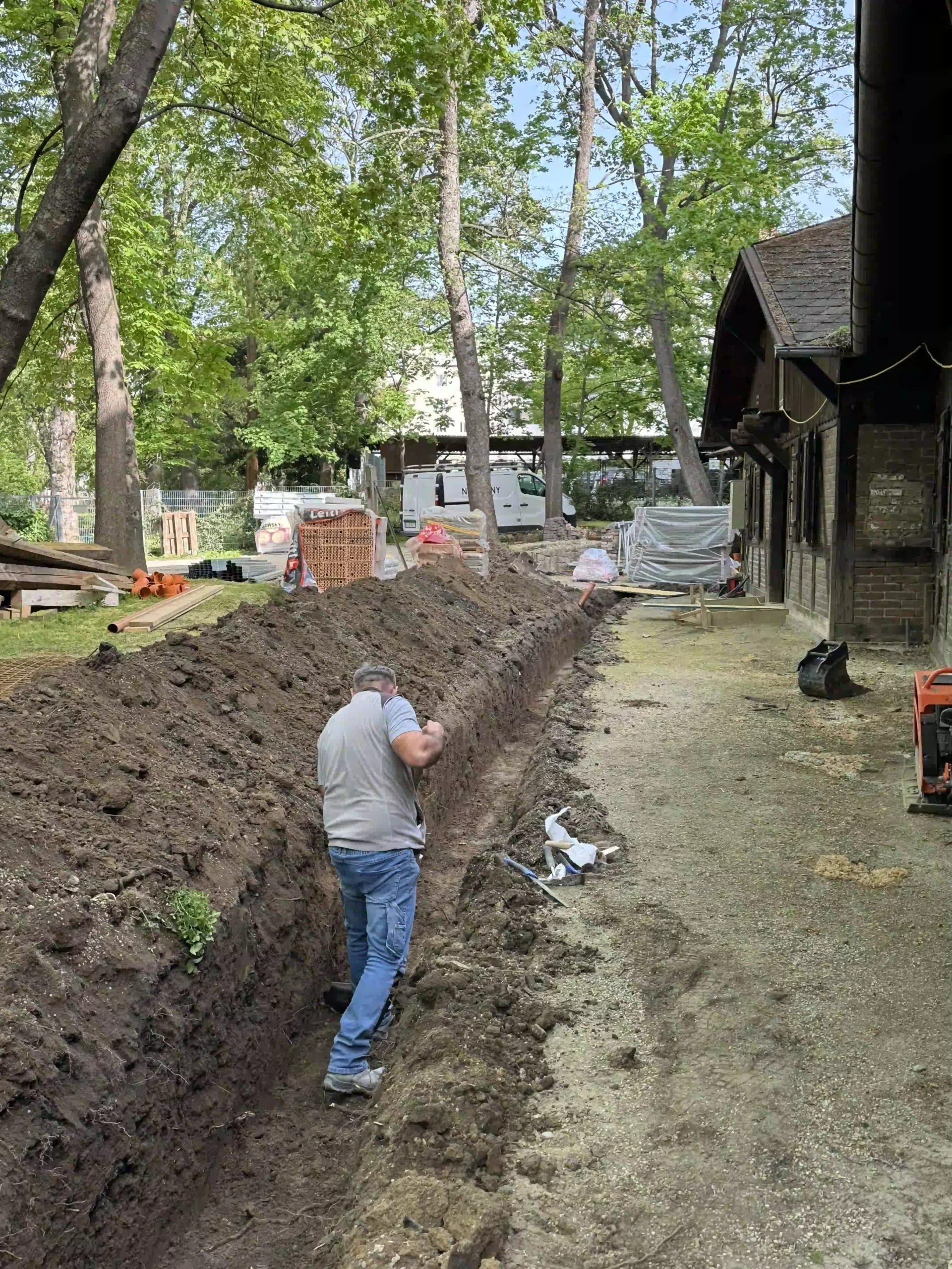 Bagger Wien – EMK Erdbau GmbH – Kanal – Grabung – Leitungsbau 2