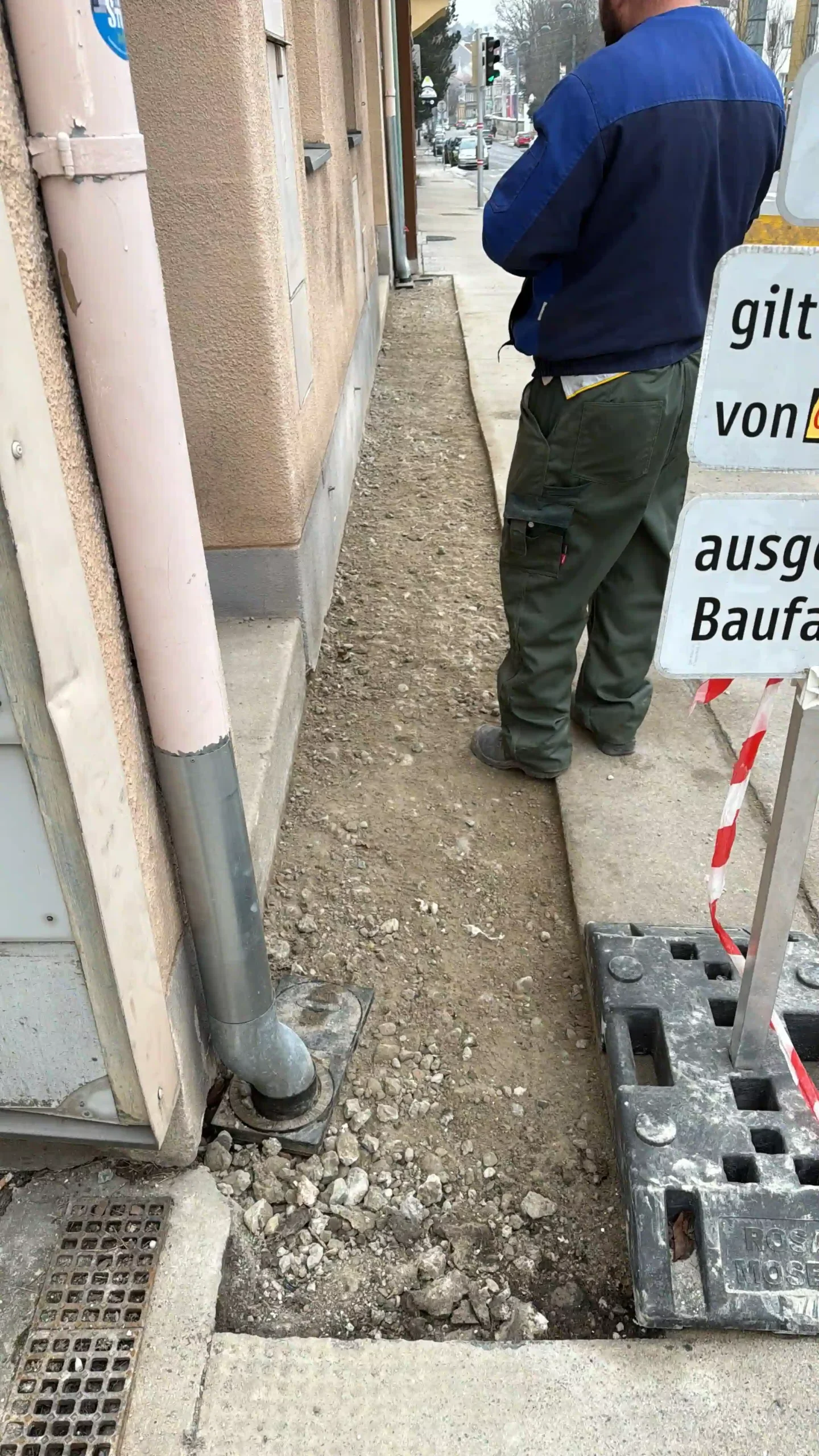 Bagger Wien – EMK Erdbau GmbH – Kanal – Rohre