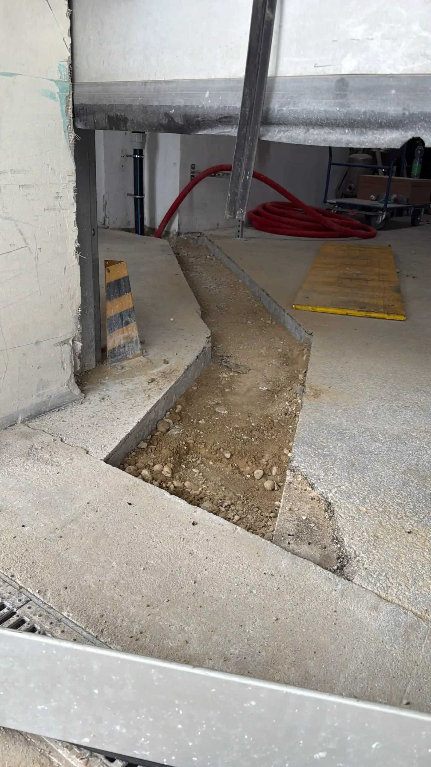 Bagger Wien – EMK Erdbau GmbH – Kanalbau – Leitungsbau – Grabung