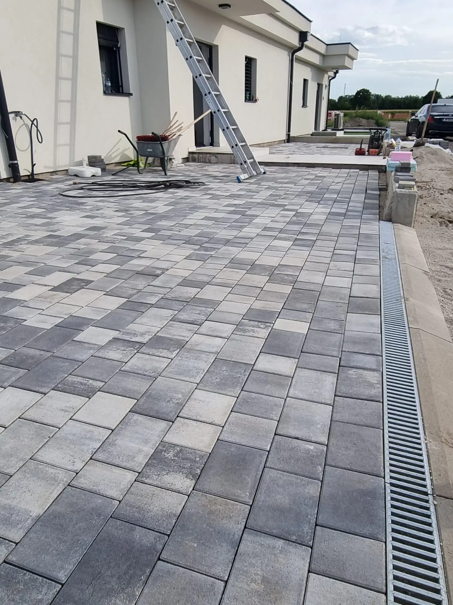 Bagger Wien – EMK Erdbau GmbH – Pflastersteine