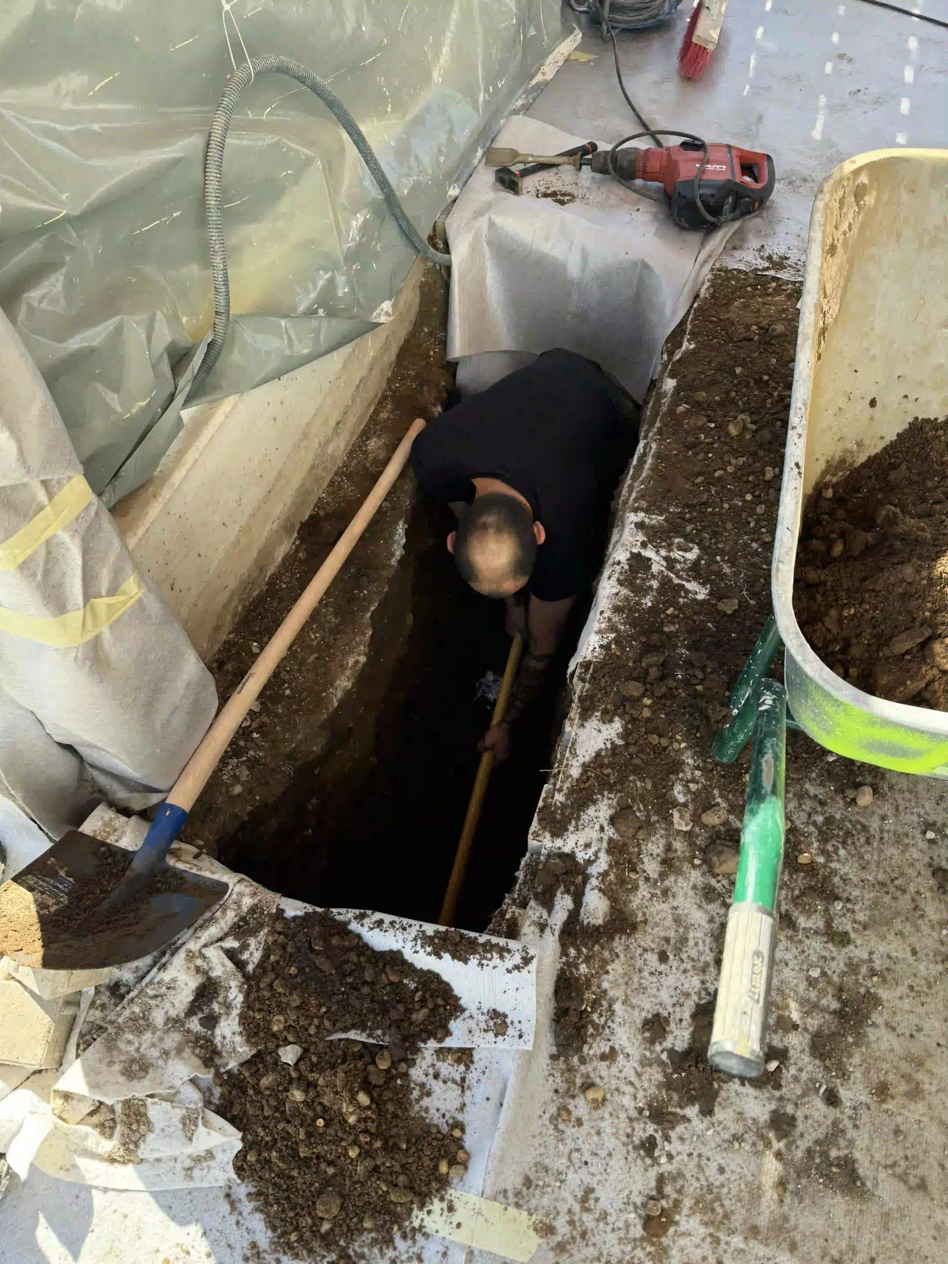 Bagger Wien – EMK Erdbau GmbH – Schacht – Grabung