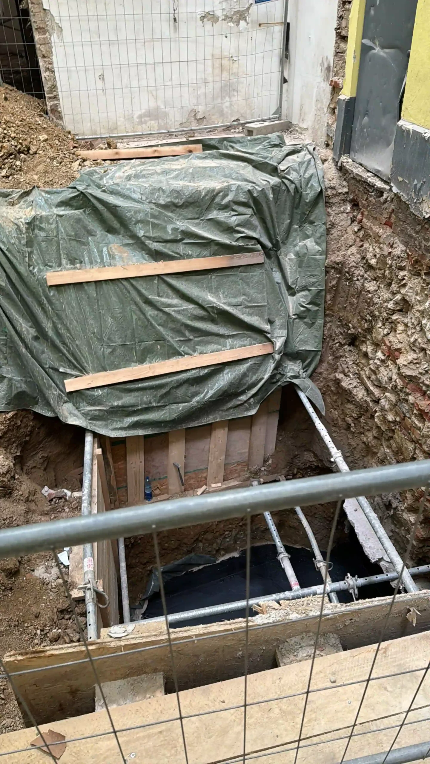 Bagger Wien – EMK Erdbau GmbH – Sickerschacht 1