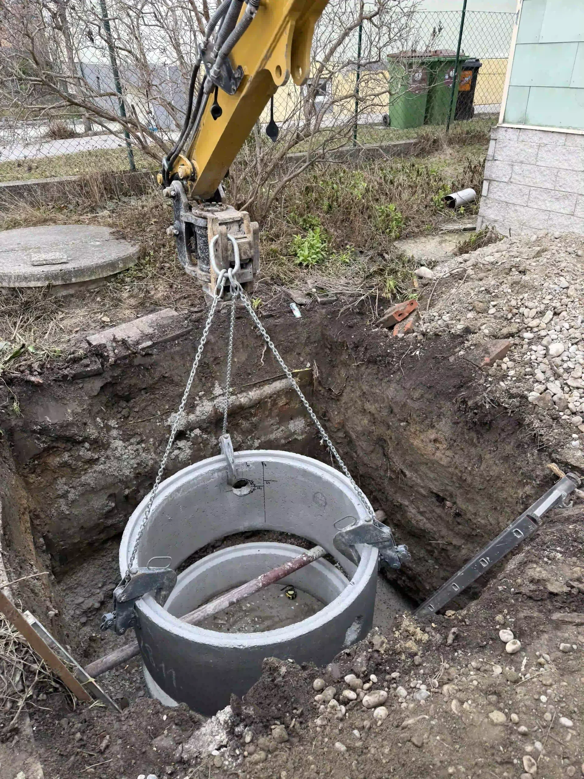 Bagger Wien – EMK Erdbau GmbH – Sickerschacht – Entwässerung