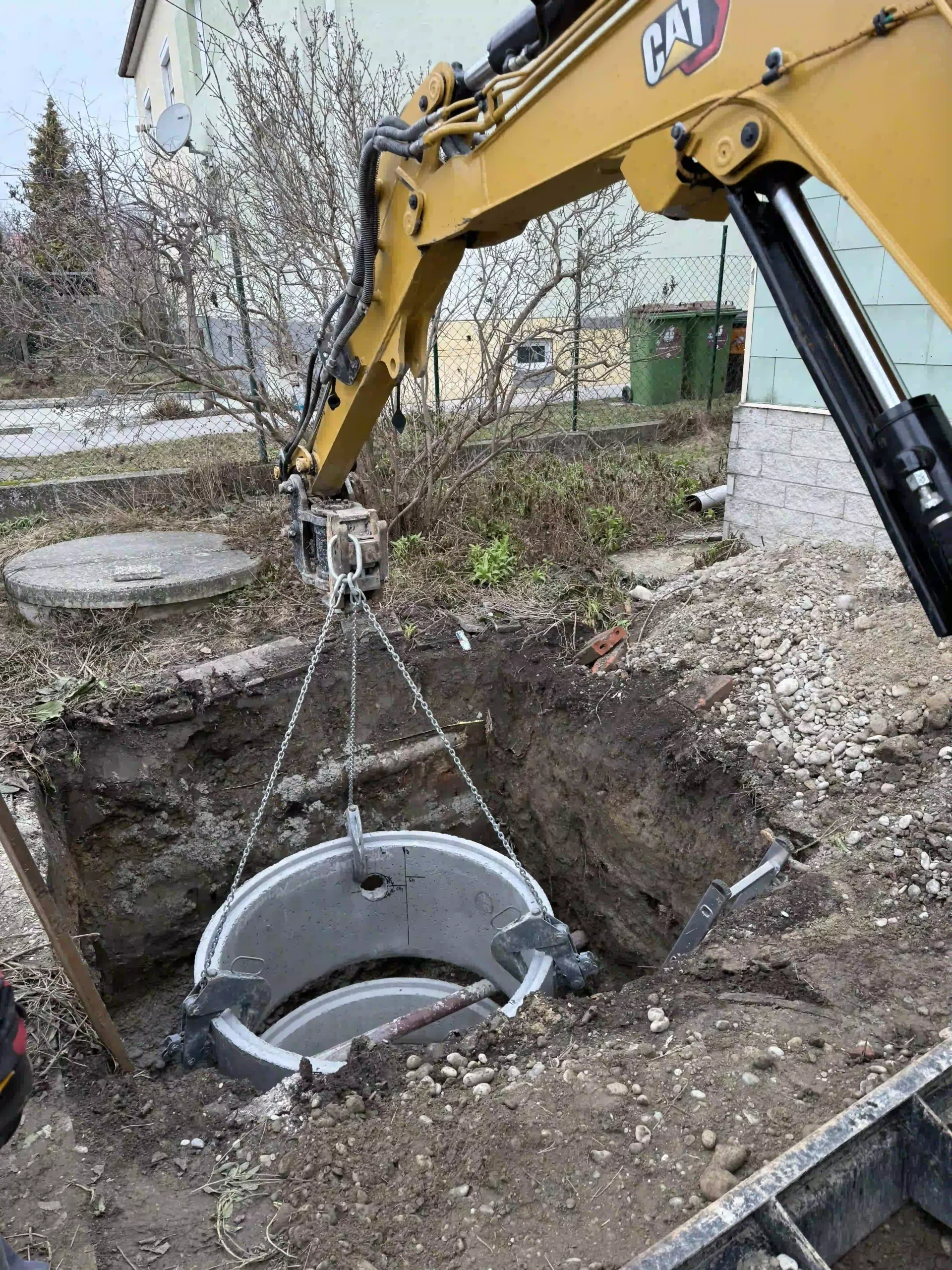 Bagger Wien – EMK Erdbau GmbH – Sickerschacht