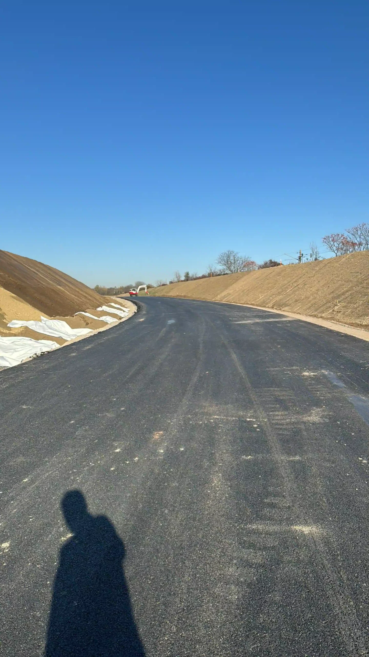 Bagger Wien – EMK Erdbau GmbH – Straßenbau – Wegbau