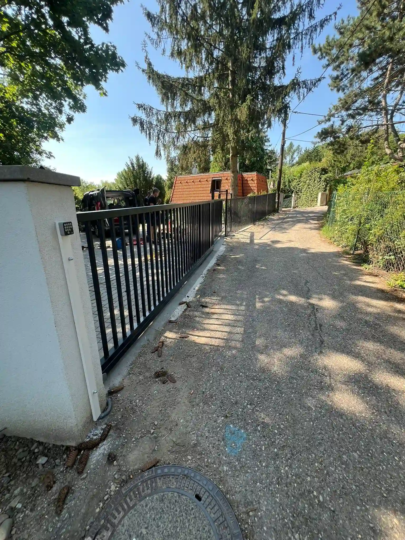 Bagger Wien – EMK Erdbau GmbH – Zaun – Hecke